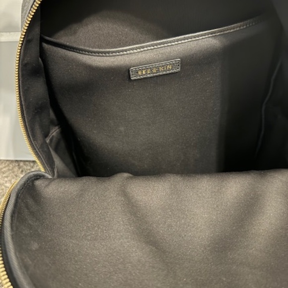 Bee & Kin Nomad Backpack - Picture 7 of 10